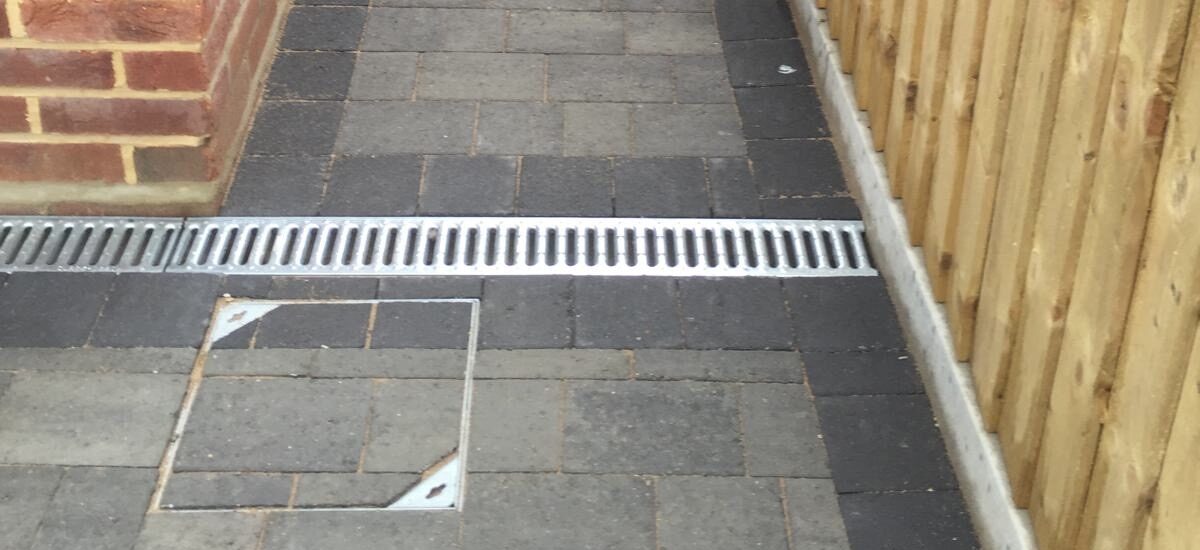 Driveway edging kerbs and pavers project completed by White & Sons in Dorset & Hampshire (1)