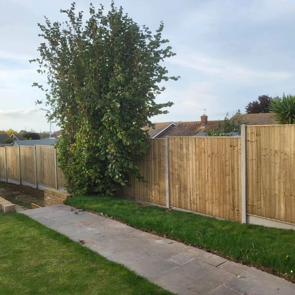 Garden fencing and gates project completed by White & Sons in Dorset & Hampshire (2)
