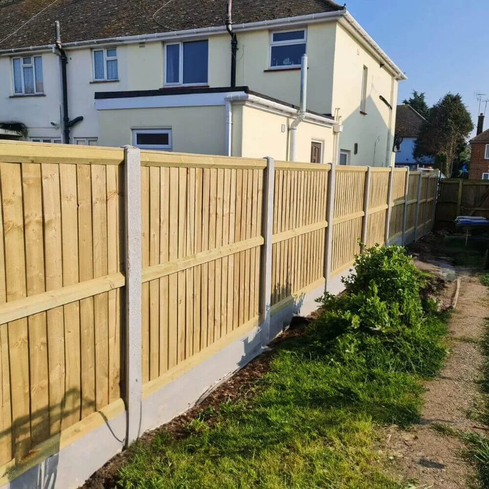 Garden fencing and gates project completed by White & Sons in Dorset & Hampshire (3)